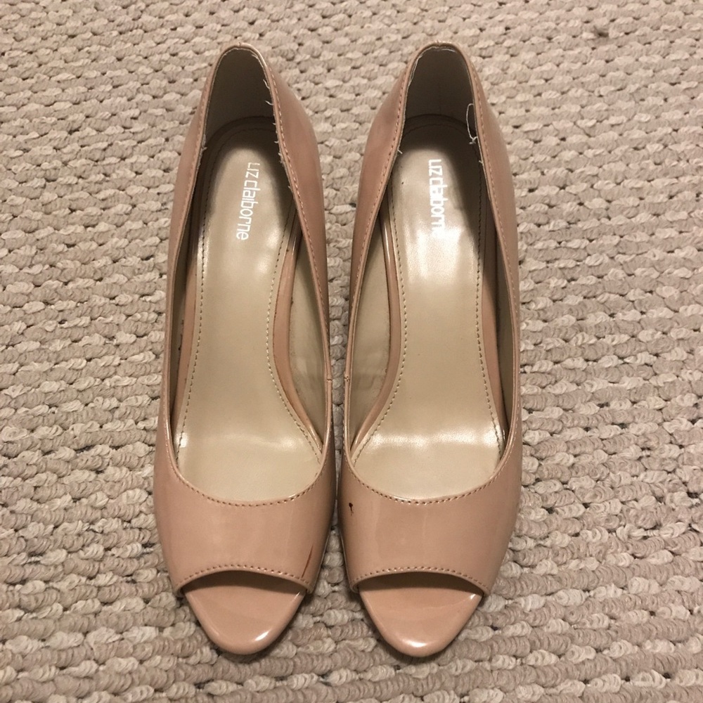 Liz Claiborne Nude Peep Toe Wedge Heel- sz 8